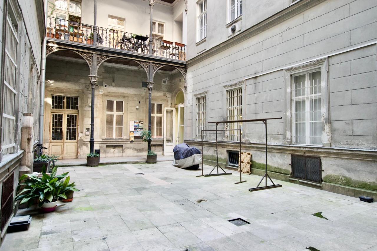 Budget Apartment by Hi5 - Zoltan street Boedapest Buitenkant foto