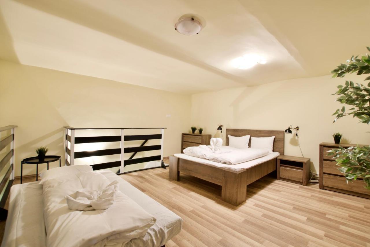 Budget Apartment by Hi5 - Zoltan street Boedapest Buitenkant foto
